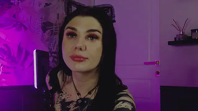 MaeveMoon webcam