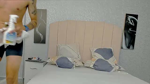 NoahThomson1 webcam