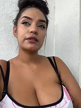 Sara-77 webcam