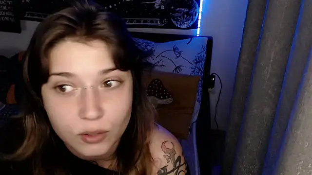 AlienforTwenty webcam