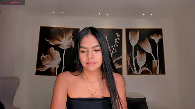SaphiraJames webcam