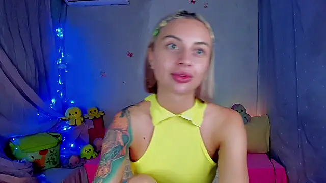 YourLizzyDoll webcam