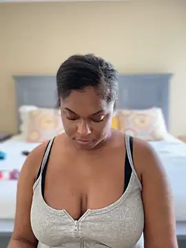 CandyLuxxxx webcam