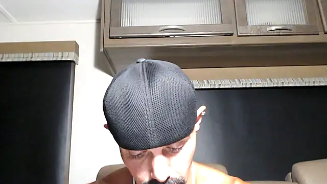 ThickD2C live cam on StripChat