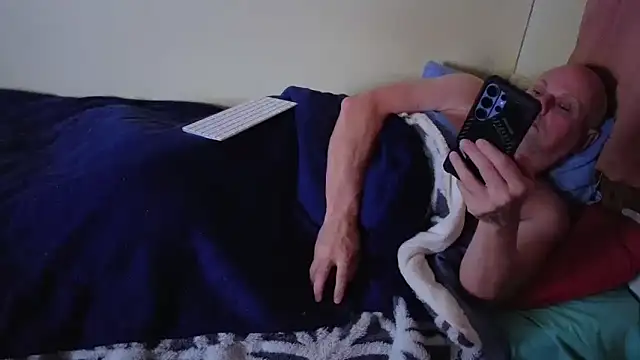 DaddyCumBumZA webcam