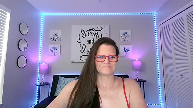 ClassySamantha live cam on StripChat