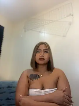 Modella: parker_pixie