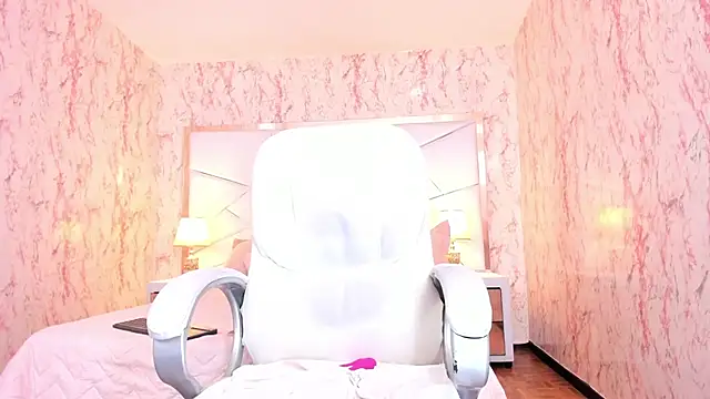 Emily_Whinfre webcam