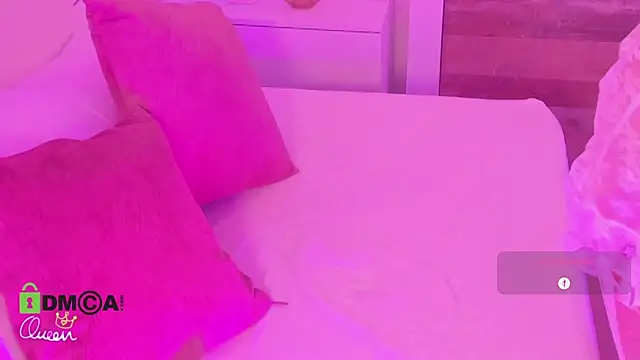 candy_summer28 live cam on StripChat