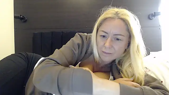 _karolynesyera_ webcam