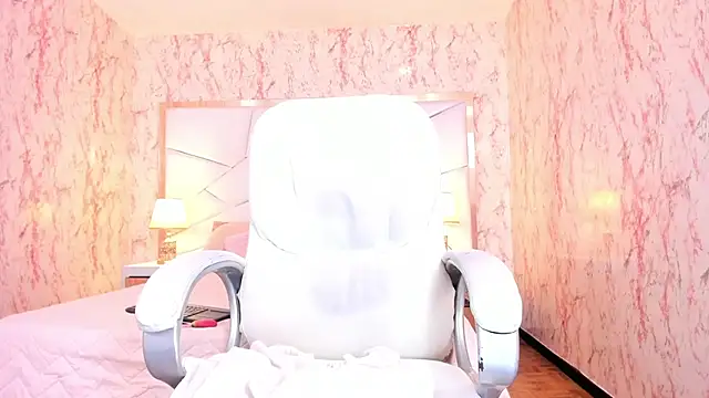 Emily_Whinfre webcam