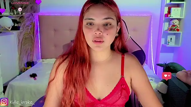 kylie_brokee - Kylie_brokee's free webcam - UK Sex Cams