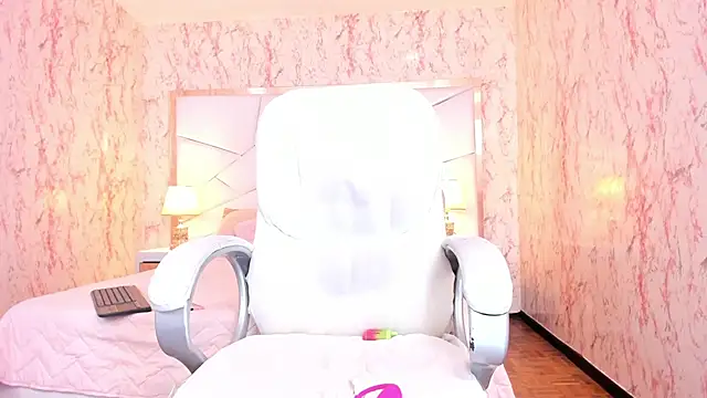 Emily_Whinfre webcam