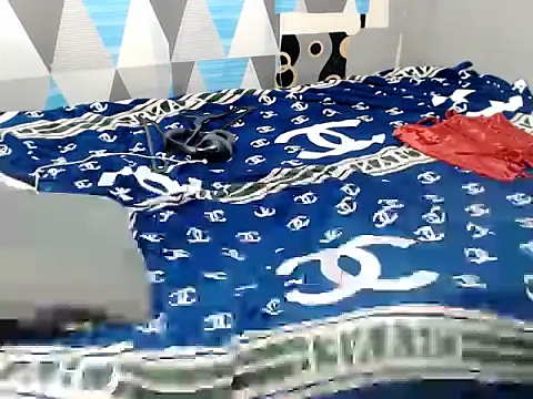 Trish_CurveCock webcam