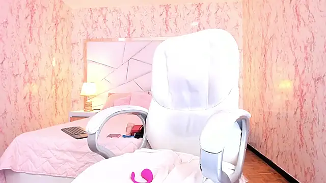 Emily_Whinfre webcam