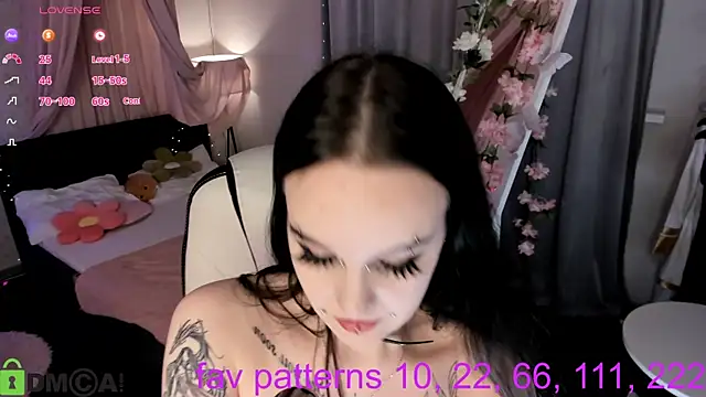 Cassies-Sandyy live cam on StripChat