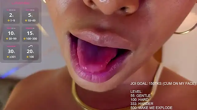 charlottee_white webcam