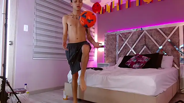 NickandAbby_ webcam