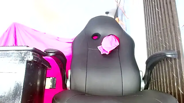 CamelyHott webcam