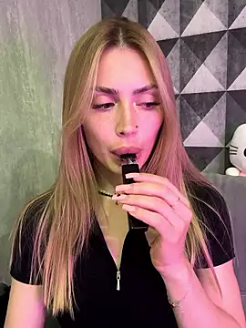 Elizabeth_Tay webcam