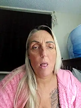 theblondecocklover webcam