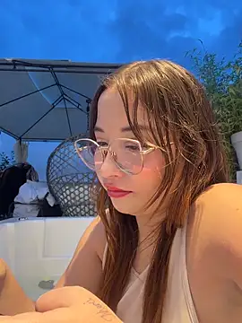 AliciaWhite_nt webcam