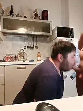 bear_skinny webcam