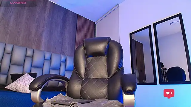 hottiesjuls webcam