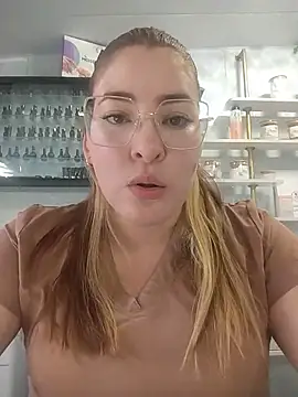 Ardiente10latina webcam
