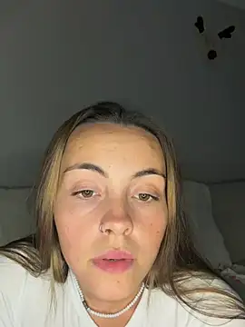 Lucysaphire webcam