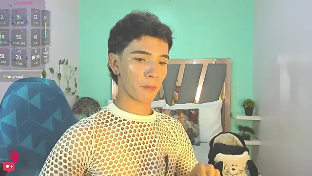 Zeus_Pire webcam