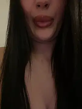 Milana_UK webcam