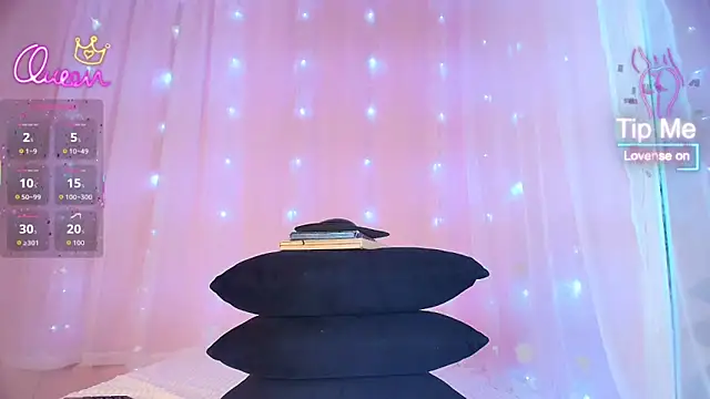 SunnyGilmoree live cam on StripChat
