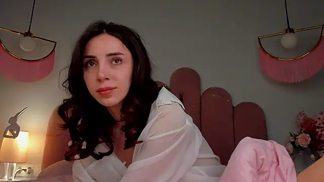 ElsaYoung camgirl profile preview on Stripchat