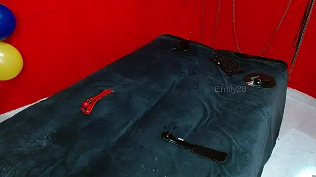 Emily_Slave28 webcam