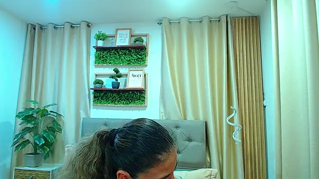 sasi_luna webcam