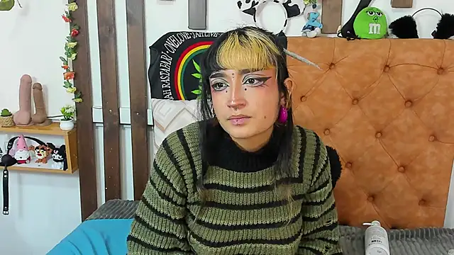 MeowMota_ live cam on StripChat