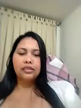 Alessandraa- live cam on StripChat