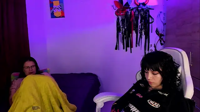 dungeongirls webcam