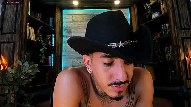 Donovan_Desmond live cam on StripChat