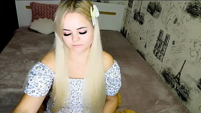 lovely-eyes webcam