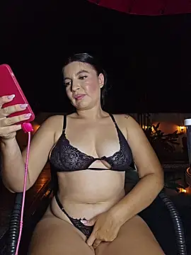 Pretty_Julieta webcam