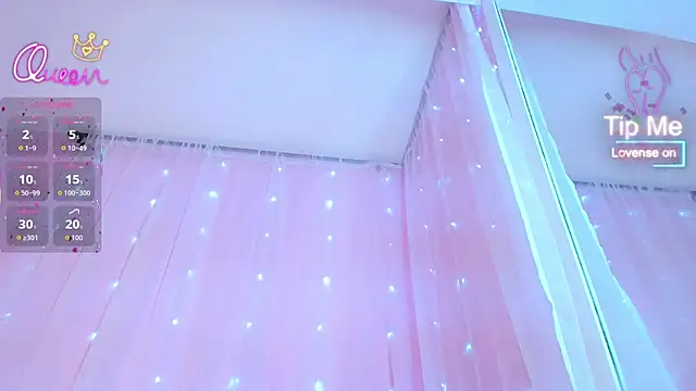 SunnyGilmoree live cam on StripChat