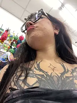 MennaLee_ webcam