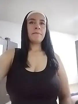 hailey85 live cam on StripChat