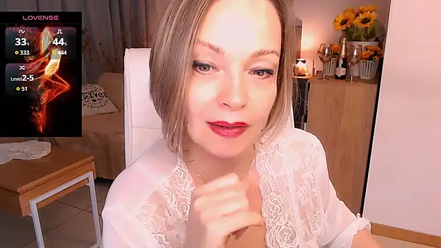 Tilly_Eliot webcam