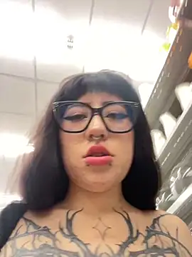 MennaLee_ webcam
