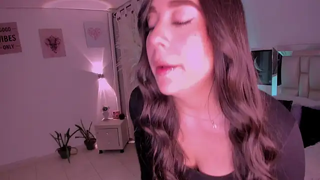 Sussy_Bell01