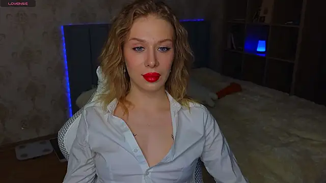 Lucia_wow live cam on StripChat