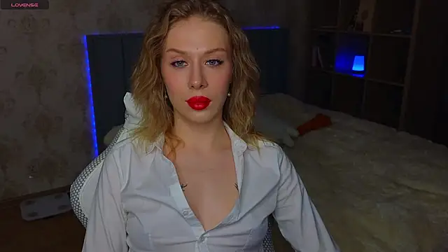lucia_wow - Lucia_wow's free webcam - UK Sex Cams